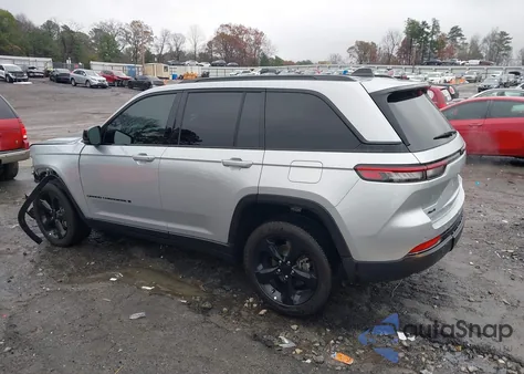 2024 Jeep Grand Cherokee Altitude X 4X4 from USA, damaged, VIN 1C4RJHAG5RC210944